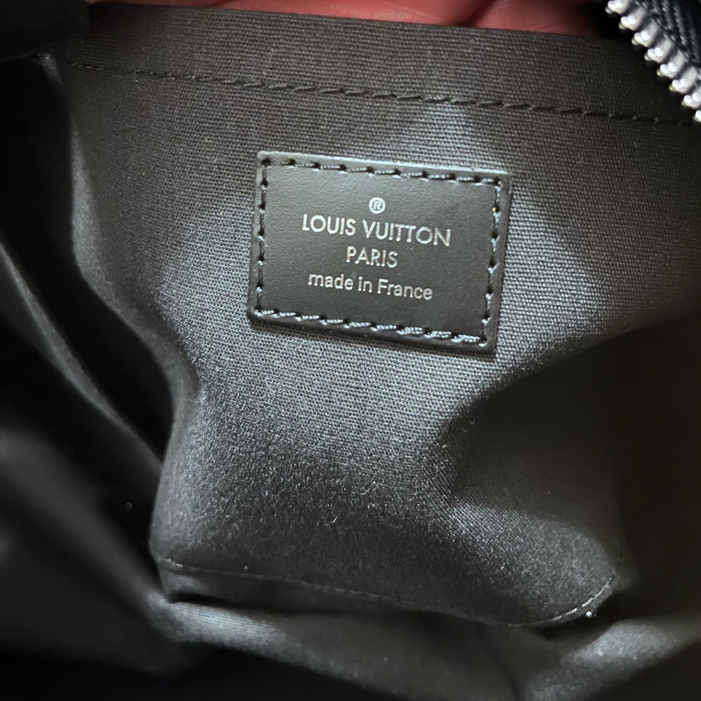 Women’s Louis Vuitton Purse - Picture 8 of 15